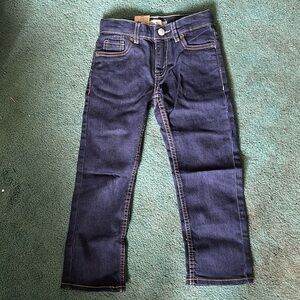 NWT boys dark washed denim Levi’s. Size 5 regular.